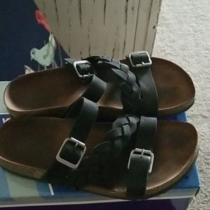 White Mountain sandals